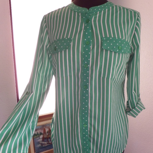 🌵 Notations Size S Long Sleeves Green BLOUSE 🌵 - Picture 2 of 6